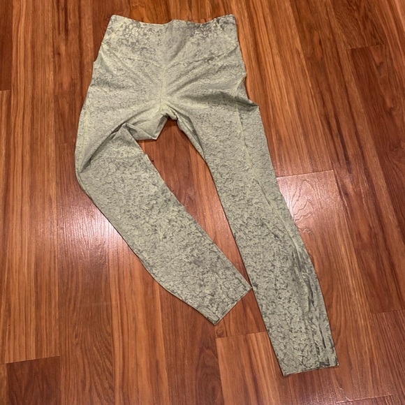 NEW LULULEMON FULL LENGTH HIGH WAISTED YOGA PANTS🍋 - Picture 7 of 16